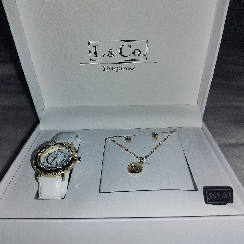 Women's White and Gold Watch With Necklace And Earrings